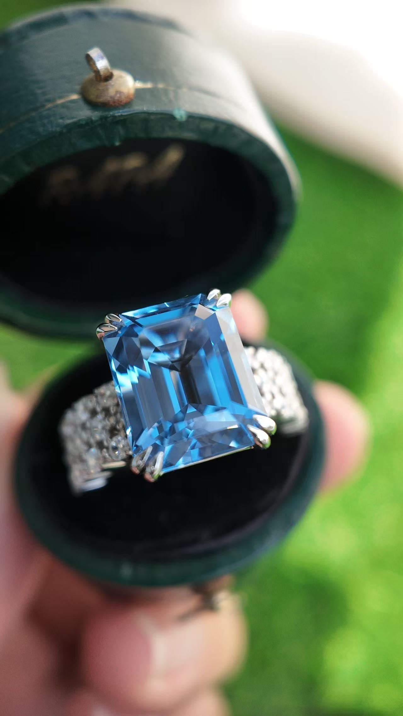 Lab Grown Exceptional Santa Maria Spinel Ring