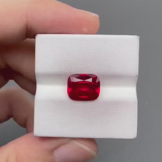 RUCU008 · Pigeon Blood Ruby video · 8*10 mm · 4.49 ct
