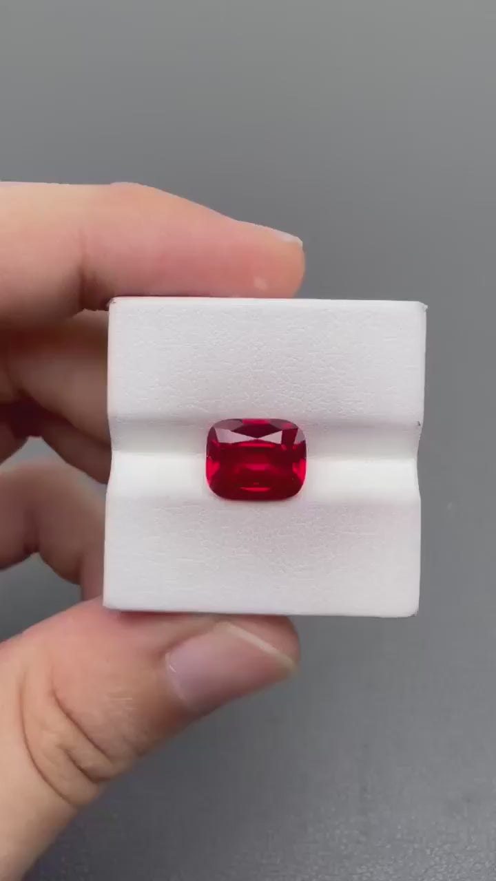 RUCU008 · Pigeon Blood Ruby video · 8*10 mm · 4.49 ct