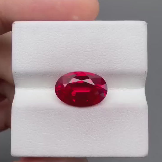 RUOV007 · Pigeon Blood Ruby video · 8*12 mm · 4.89 ct