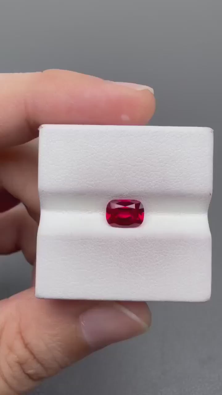 RUCU002 · Pigeon Blood Ruby video · 5*7 mm · 1.25 ct