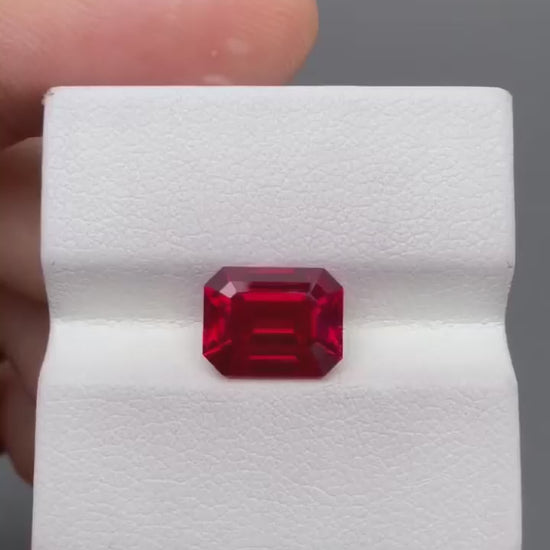 RUEM001 · Pigeon Blood Ruby video · 7*9 mm · 3.5 ct