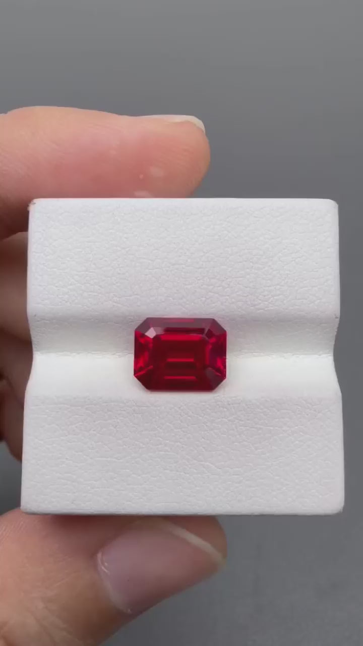 RUEM001 · Pigeon Blood Ruby video · 7*9 mm · 3.5 ct