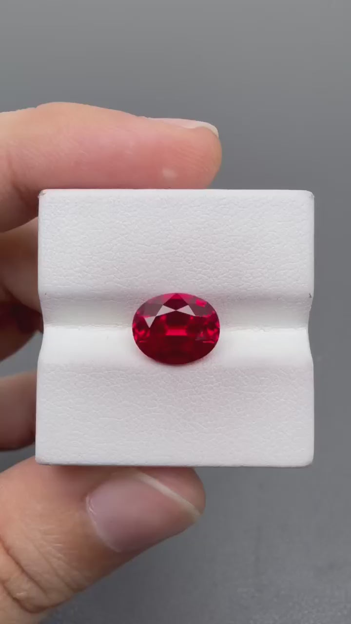 RUOV005 · Pigeon Blood Ruby video · 8*10 mm · 3.95 ct