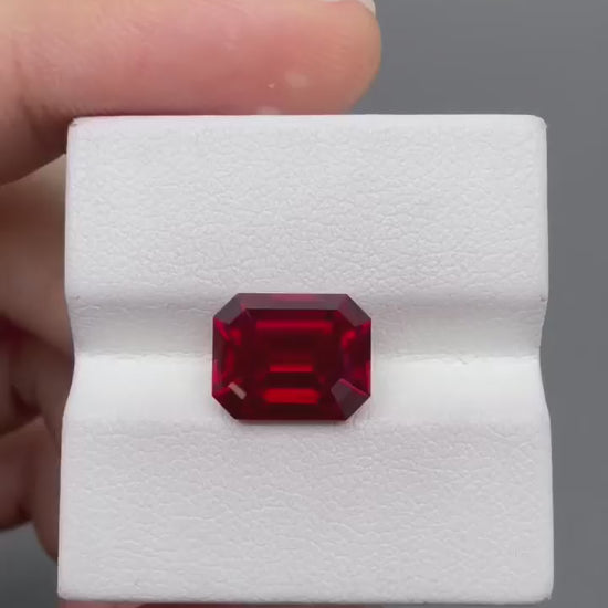 RUEM002 · Pigeon Blood Ruby video · 7*9.5 mm · 3.9 ct
