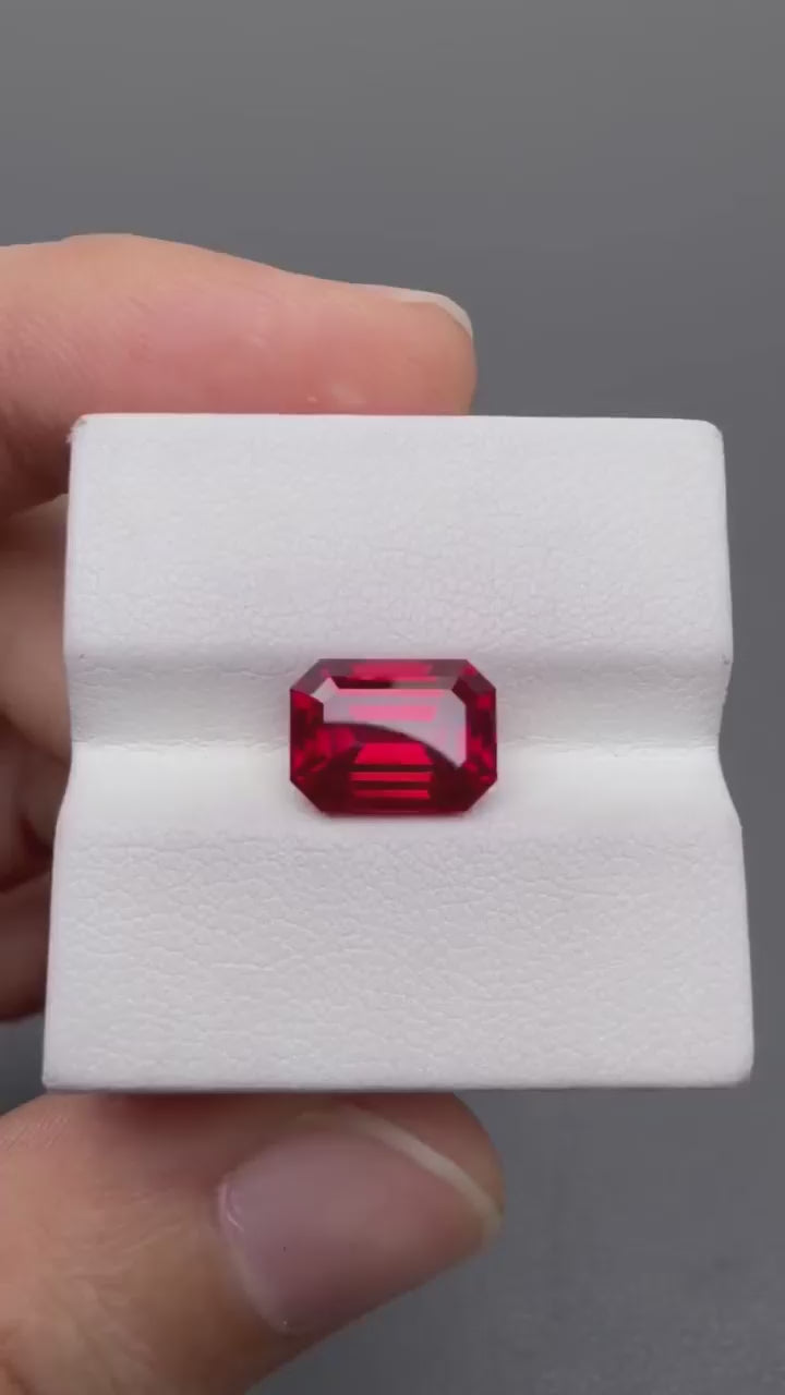 RUEM003 · Pigeon Blood Ruby video · 8*10 mm · 4.94 ct